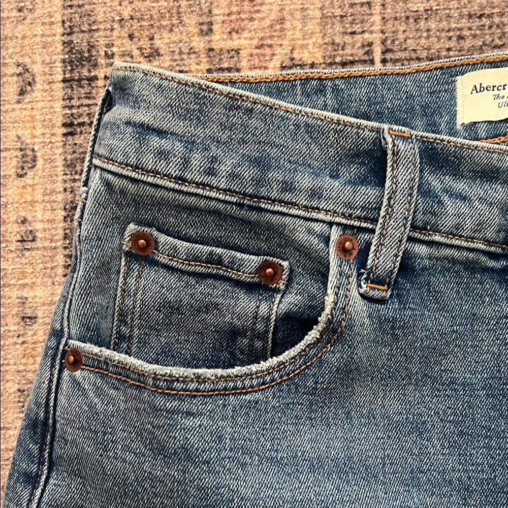 Abercrombie and Fitch ankle straight ultra high waisted Women's Jeans - Picture 4 of 7